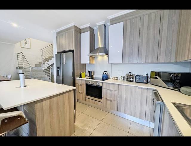 3 BEDROOM HOUSE FOR SALE IN SANDOWN